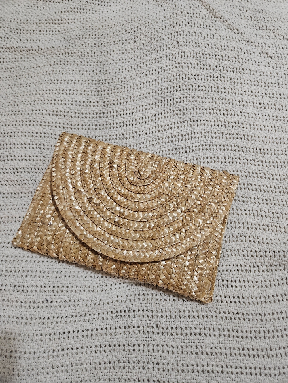 Woven Straw Envelope Clutch in Natural Tan